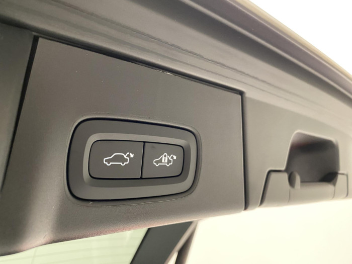 Volvo V90 B4 AWD CORE AUT CZ