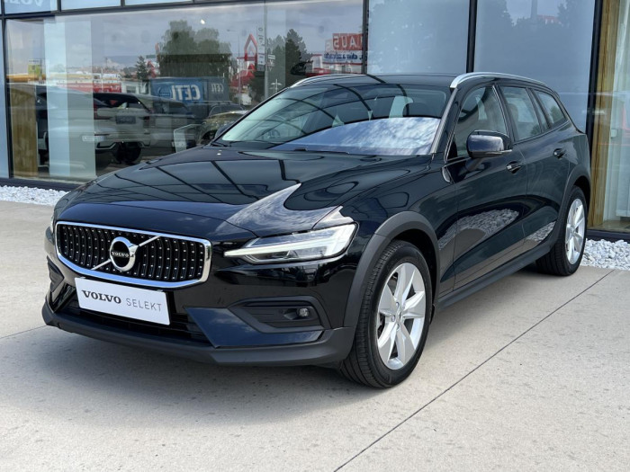 Volvo V60 CROSS COUNTRY B4 AWD Aut 1.maj