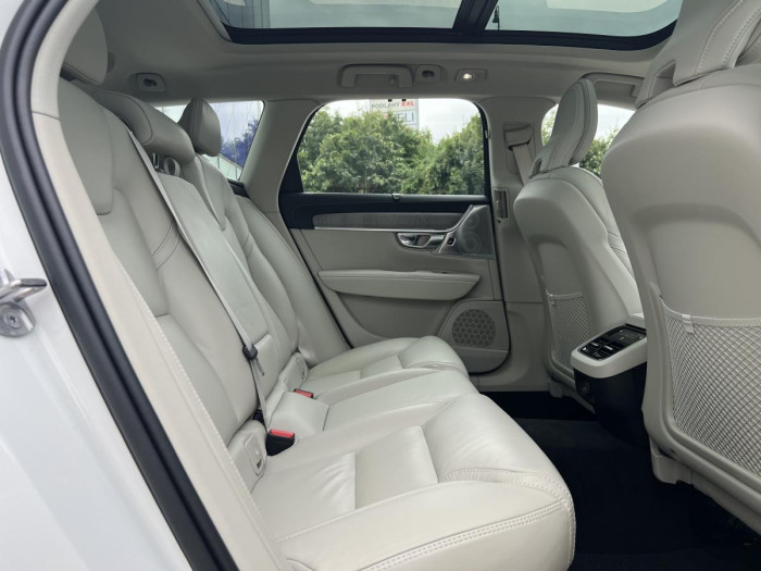 Volvo V90 CROSS COUNTRY B5 AWD REZERVACE