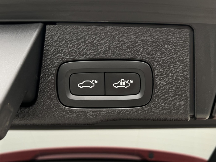 Volvo XC60 T6 AWD RECHARGE PLUS DARK AUT