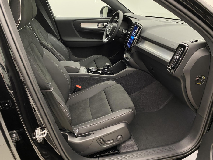 Volvo XC40 B4 AUT PLUS BLACK EDITION