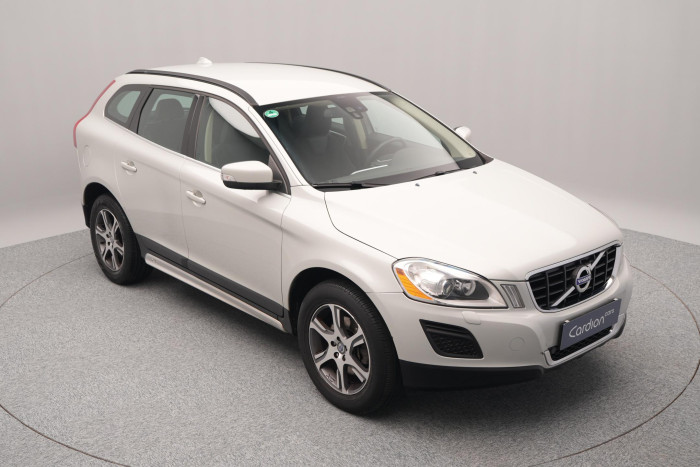 Volvo XC60 3.2 AWD MOMENTUM CZ 3.2 Momentum