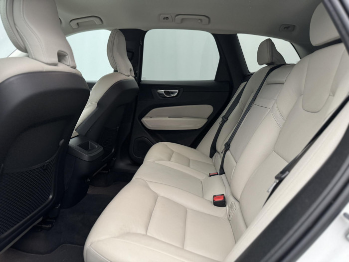 Volvo XC60 B4 AWD INSCRIPTION AUT CZ