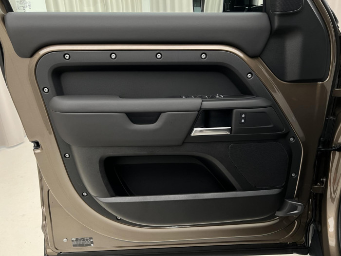 Land Rover Defender 110 D200 S AWD Aut 3.0 d