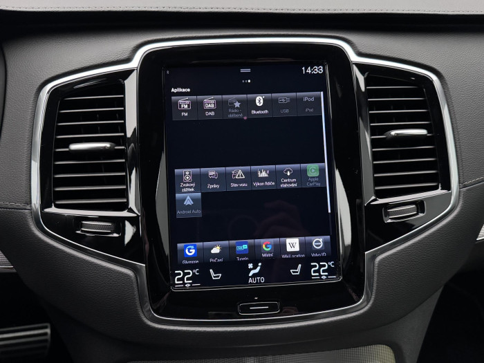 Volvo XC90 B5 AWD R-DESIGN REZERVACE