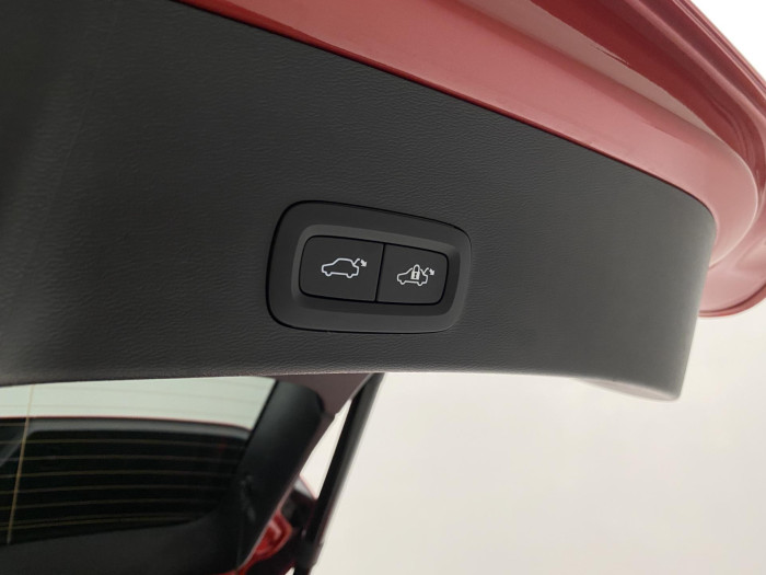 Volvo XC40 B3 DARK PLUS AUT CZ