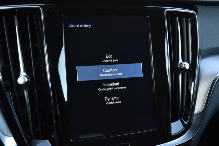 Volvo V60 D3 MOMENTUM AUT REZERVACE 2.0 d Momentum