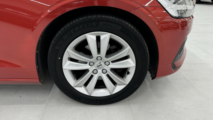 Volvo V60 D4 MOMENTUM ADVANCED REZERVACE 2.0 d Momentum
