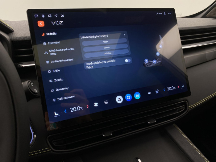 Lynk & Co 01 01 MORE PHEV