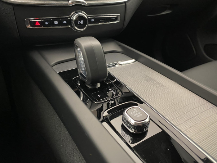 Volvo XC60 B5 AWD DARK PLUS AUT CZ