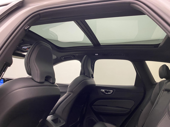 Volvo XC60 T6 AWD PLUG-IN DARK PLUS CZ