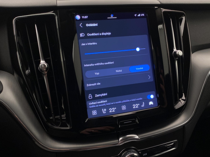 Volvo XC60 B4 AWD CORE AUT CZ