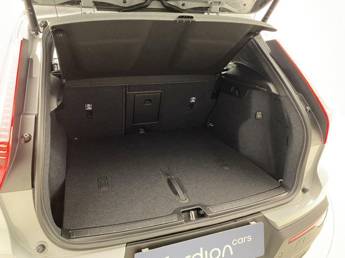 Volvo XC40 B3 AUT DARK PLUS