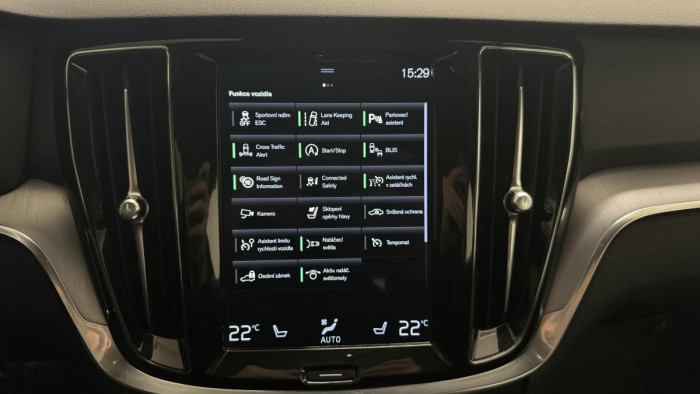 Volvo V60 B4 MOMENTUM REZERVACE 2.0 Momentum