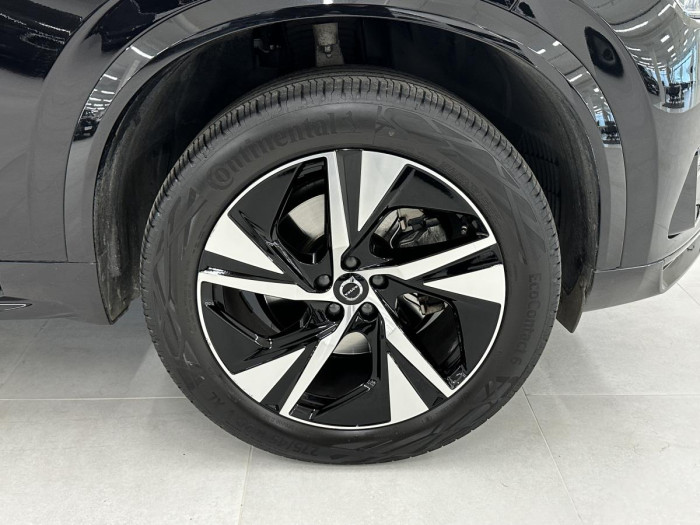 Volvo XC90 B5 AWD R-DESIGN AUT REZERVACE