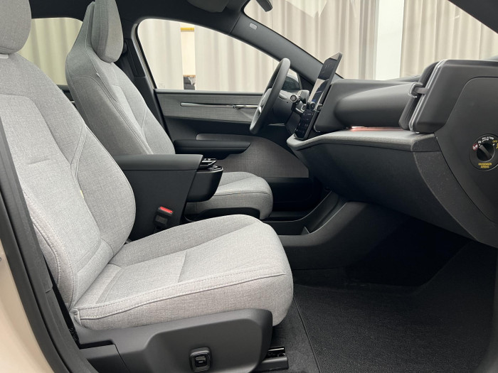 Volvo EX30 PURE TWIN PERFORMANCE ULTRA