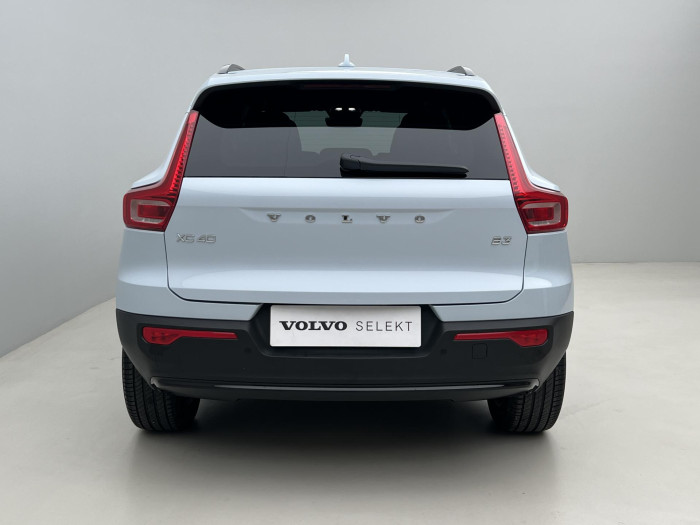 Volvo XC40 B3 PLUS DARK AUT CZ