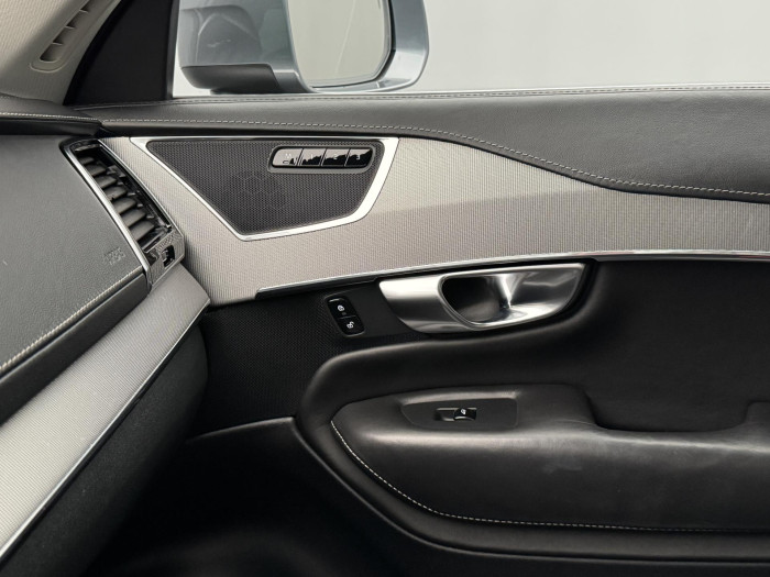 Volvo XC90 T6 AWD INSCRIPTION AUT 7 MÍST