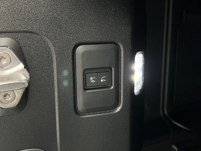 Land Rover Defender 110 D200 S AWD Aut REZERVACE 3.0 d