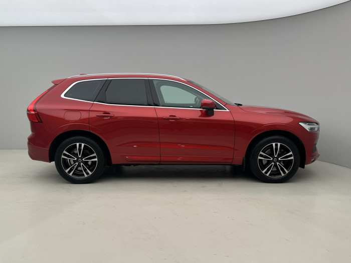 Volvo XC60 B5 AWD MOMENTUM AUT 2.0 Momentum