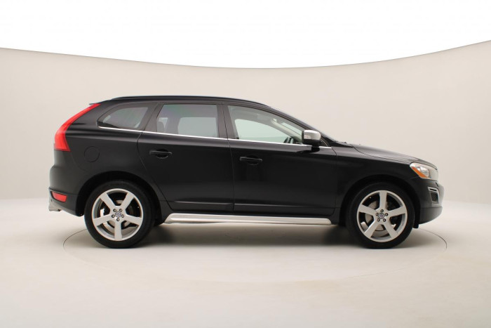 Volvo XC60 D5 AWD R-DESIGN REZERVACE 2.4 d