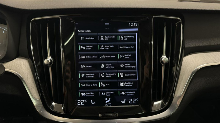 Volvo V60 B4 INSCRIPTION AUT REZERVACE