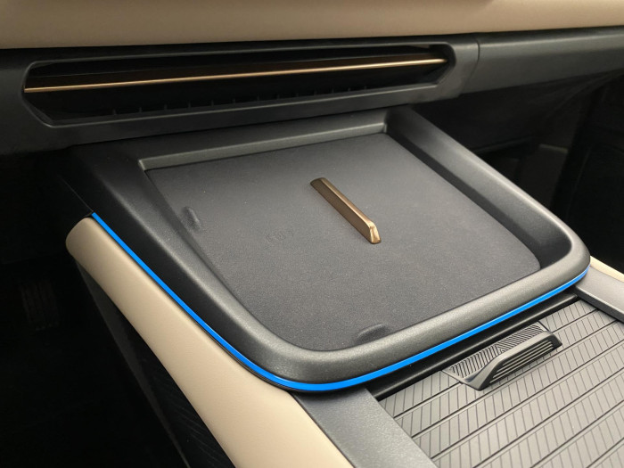 Lynk & Co 08 MORE PHEV