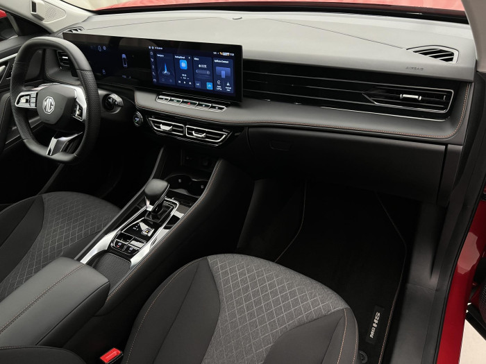 MG HS 1.5 TGI EMOTION 7DCT AUT CZ