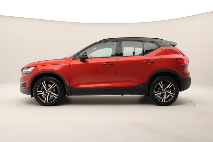 Volvo XC40 B4 AWD R-DESIGN AUT REZERVACE