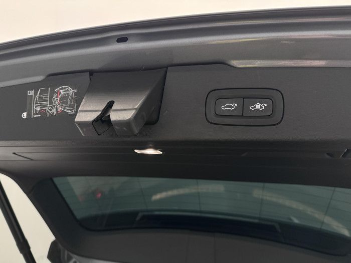 Volvo V60 B4 MOMENTUM PRO AUT 2.0 Momentum