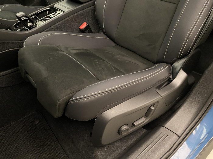 Volvo XC40 B4 ULTIMATE DARK AUT CZ