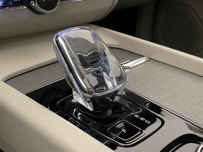 Volvo XC60 B4 AWD ULTIMATE AUT REZERVACE