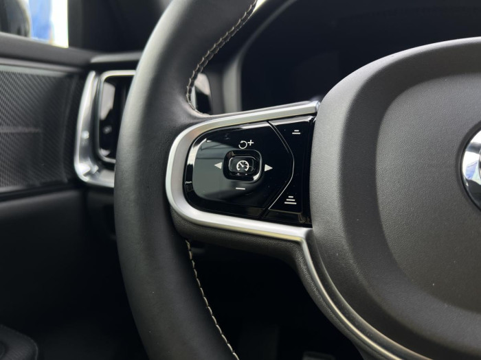Volvo V60 D4 R-DESIGN NAVIGACE 1.maj. 2.0 d
