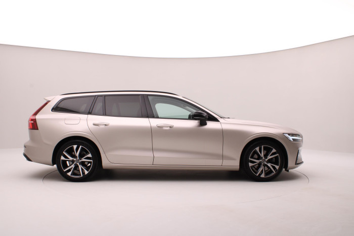 Volvo V60 B4 DARK PLUS AUT CZ