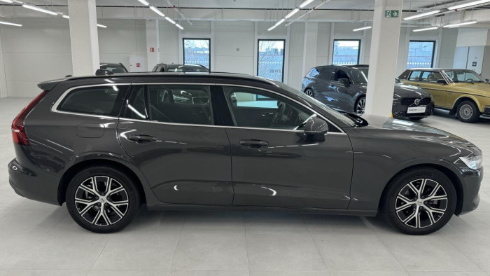 Volvo V60 B4 MOMENTUM AUT REZERVACE 2.0 Momentum