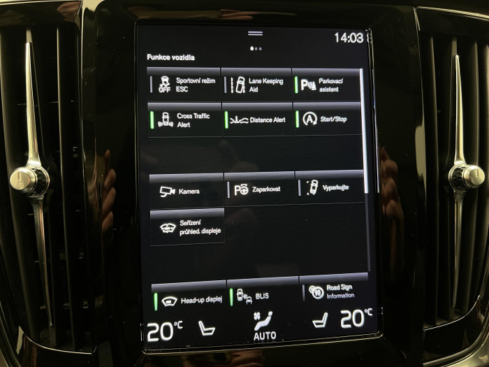 Volvo V90 CC D5 AWD PRO AUT CZ 2.0 d CC CC