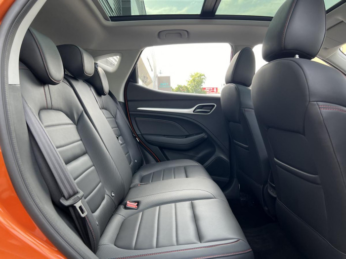 MG ZS ELEGANCE - ZIMNÍ PNEU ZDARMA* 1.0 Elegance