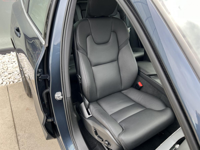 Volvo XC60 B4 MOMENTUM Aut 2.0 Momentum