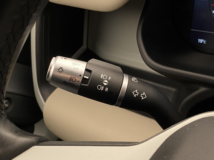 Land Rover Defender 110 P400 SE AWD AUT REZERVACE 3.0 SE