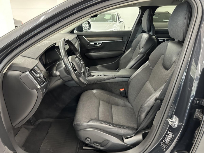 Volvo V90 CROSS COUNTRY T5 REZERVACE