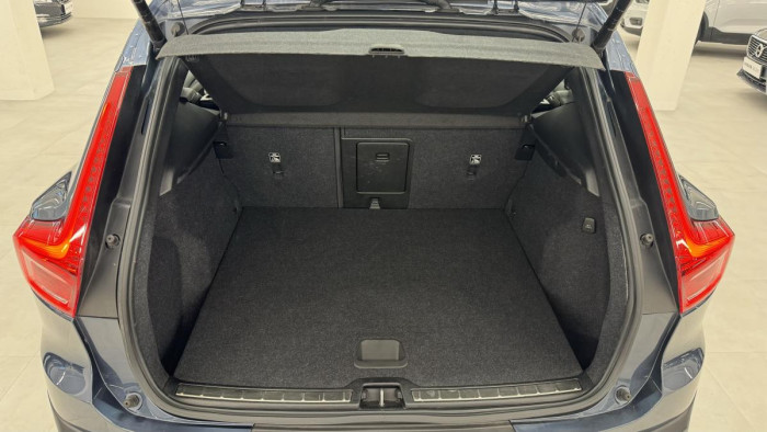 Volvo XC40 T5 TWINe INSCRIPTION REZERVACE
