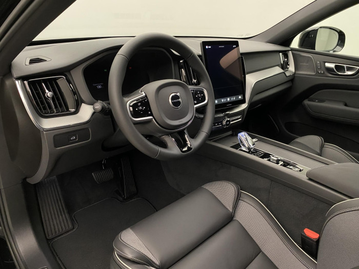 Volvo XC60 B5 AWD AUT PLUS BLACK EDITION