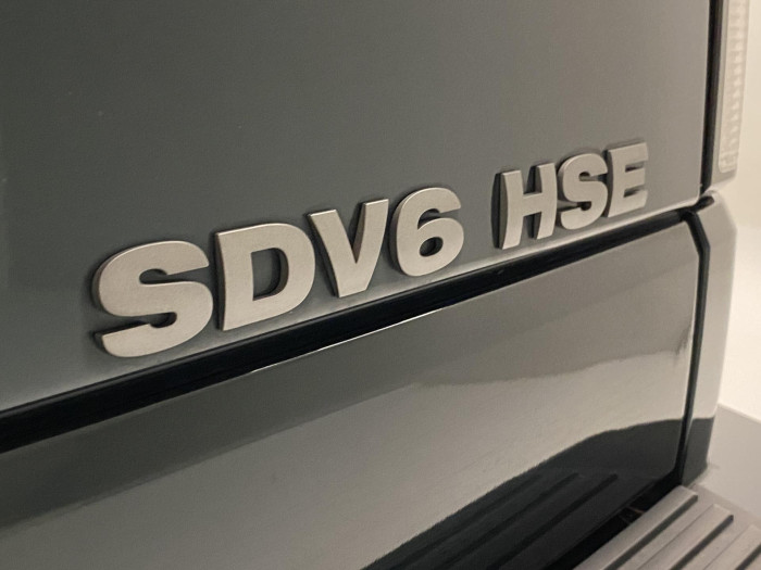 Land Rover Discovery 3.0 AWD SDV6 HSE REZERVACE