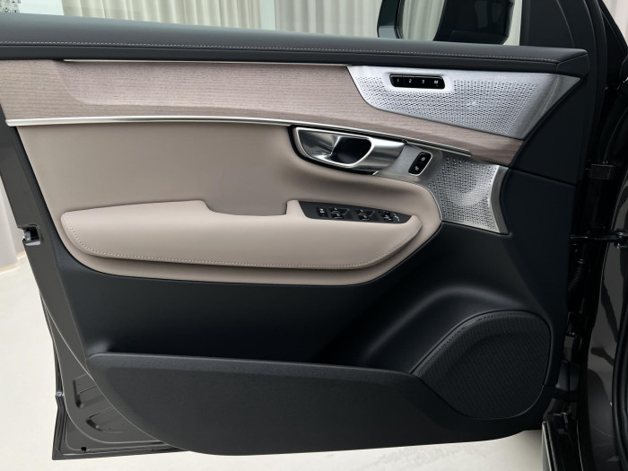 Volvo XC90 B5 AWD DARK ULTRA AUT