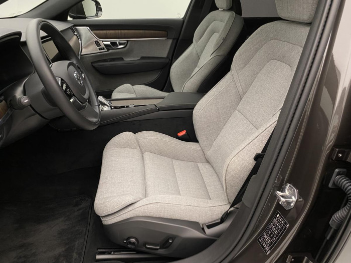 Volvo S90 B6 AWD INSCRIPTION AUT 1.maj.