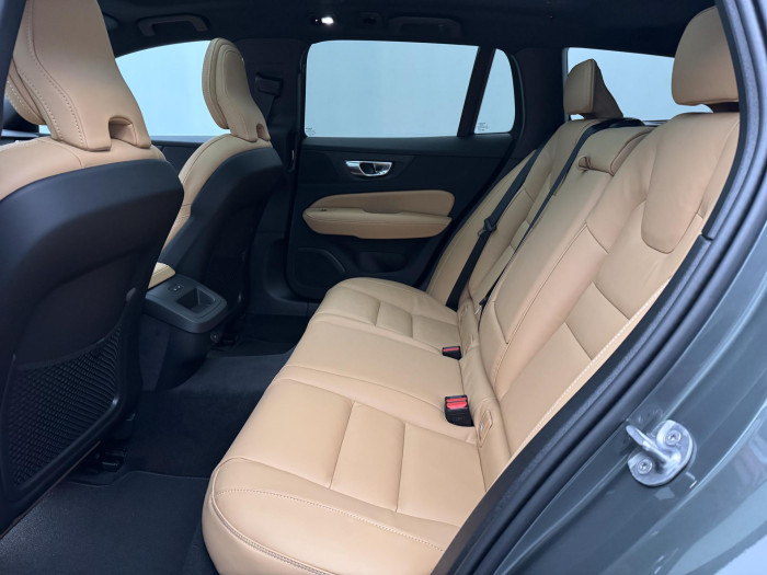 Volvo V60 B4 AUT DARK PLUS