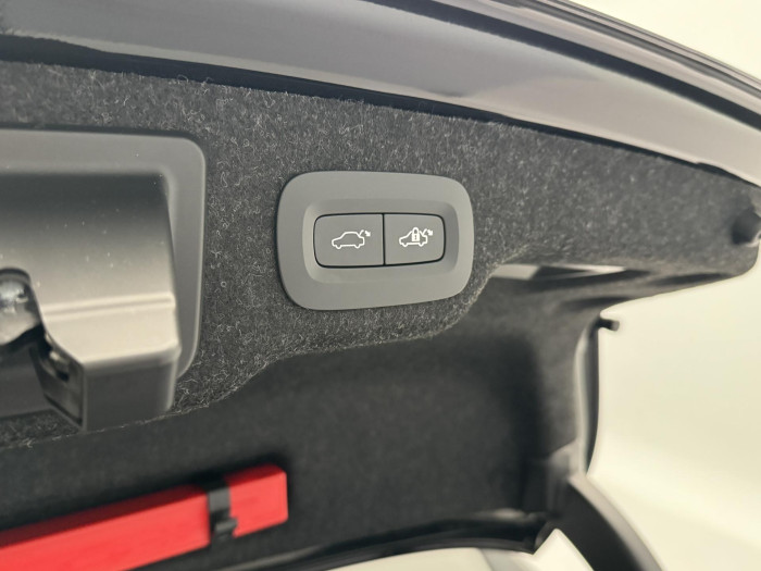 Volvo S90 T8 AWD RECHARGE AUT 1.maj.