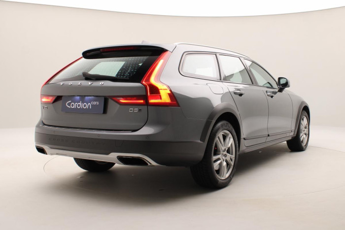 Volvo V90 CC D5 AWD MOMENTUM REZERVACE 2.0 d CC CC Momentum