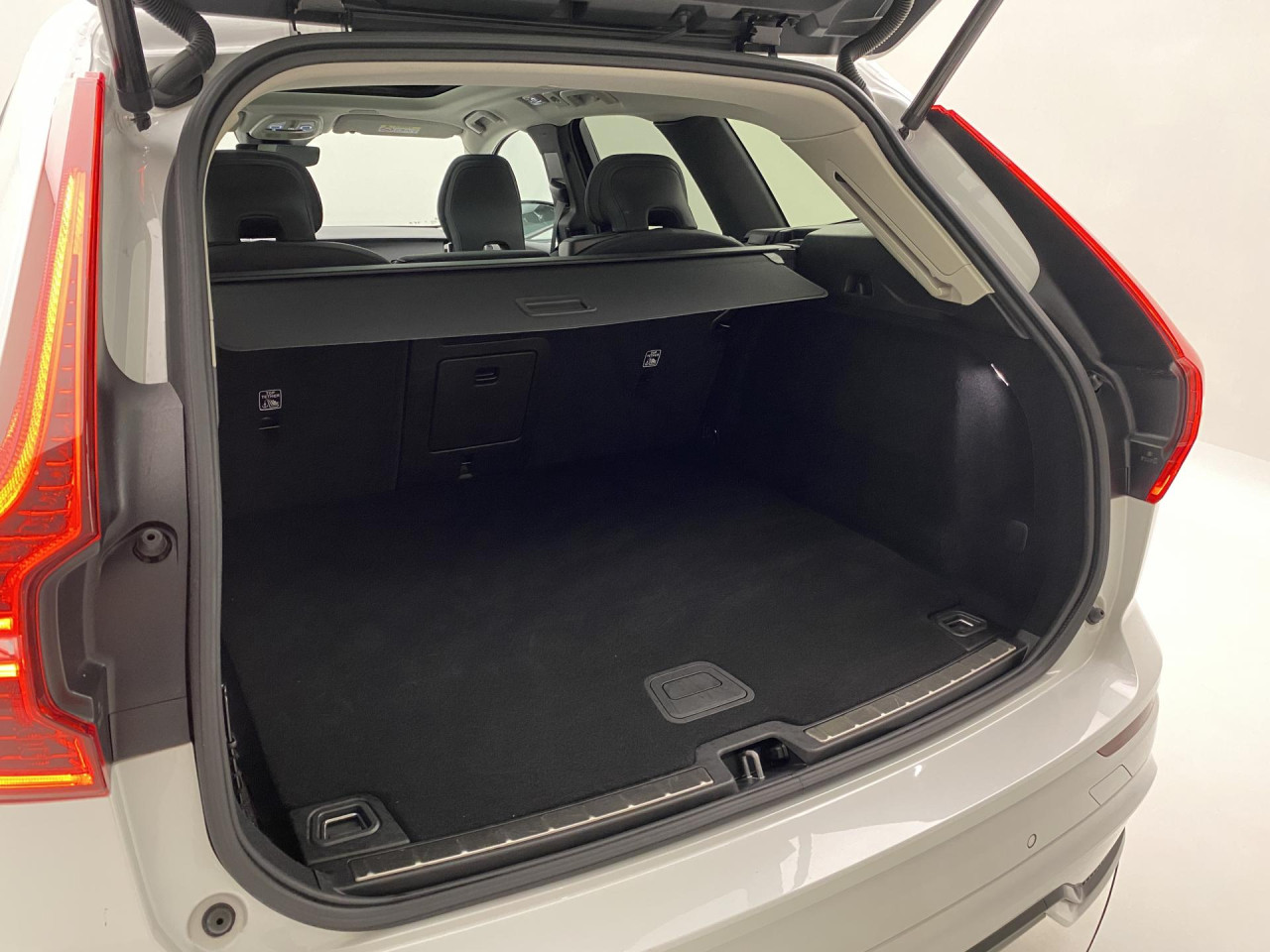 Volvo XC60 T8 AWD DARK PLUS RECHARGE AUT