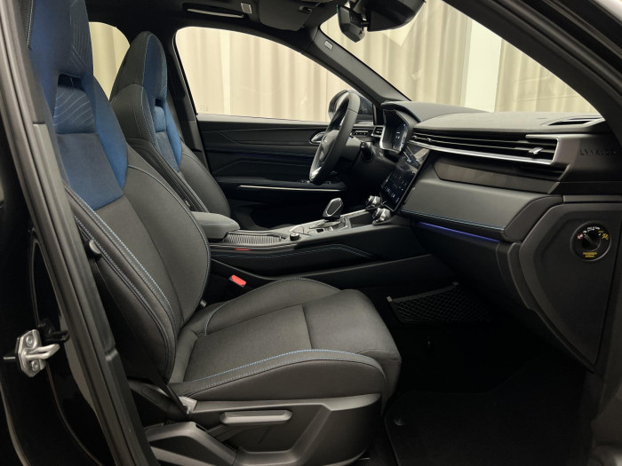 Lynk & Co 01 PHEV DCT AUT 1.maj.